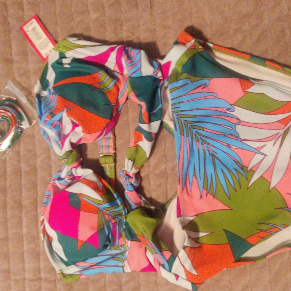 Xhilaration NWT swimsuit